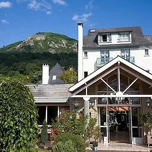 Logis Les Cimes Hotel