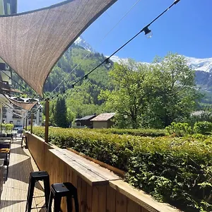 https://plan-b-hotel-living-chamonix.hotels-rhonealpes.com